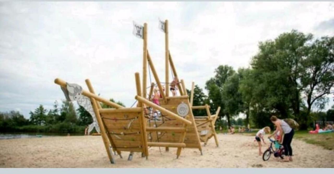 Kajuit423 6Pers 5Sterren Vakantiepark Bergumermeer Aan Het Water In Friesland Met Zwembad Villa Suameer Bagian luar foto
